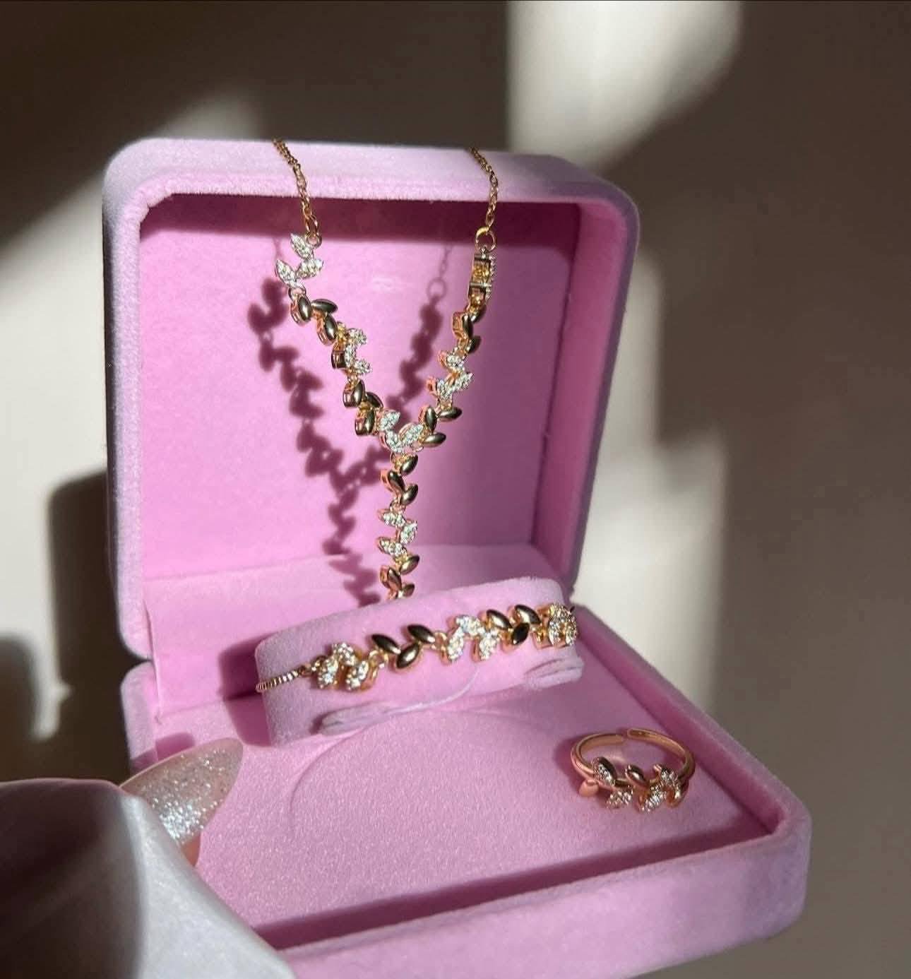 الطقم التريندي التحفه😍♥️